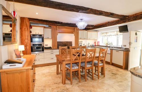 Alfreton House | Christmas Cottage