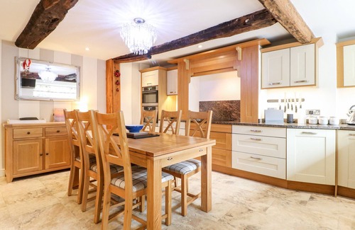 Alfreton House | Christmas Cottage