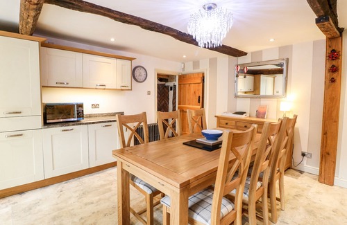 Alfreton House | Christmas Cottage