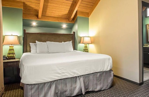Wisconsin Dells Resort | Christmas Mountain Village Resort fully stocked w/13 ski hills, 27 hole golf, tennis courts & more