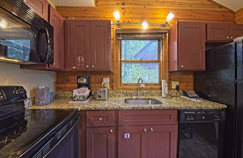 Wisconsin Dells Cabin | Christmas Mountain Village - Wisconsin Dells - 2 Bedroom Cabin