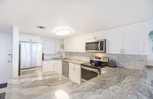 Daytona Beach Shores Condo | ☀CHRISTMAS ON THE BEACH!☀ The Shores Club #804 - Pickleball Court - Heated Pool