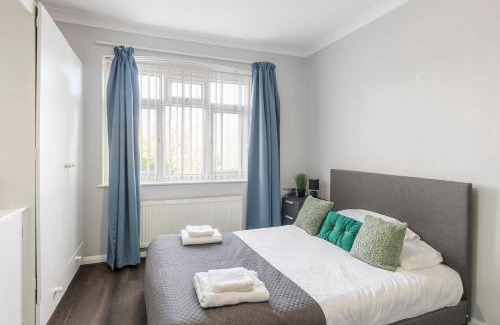 Gipsy Hill Apartment | Chrystal Palace Stays with free parking Lambeth
