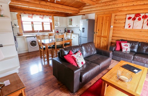 Castle Bytham Cottage | CHURCH VIEW, pet friendly, with pool in Greetham, Rutland