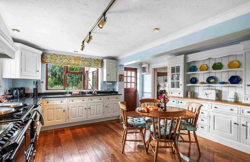 Scaynes Hill House | Churchill Country Retreat | By My Getaways