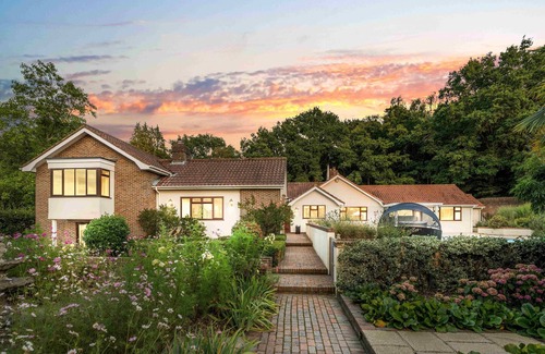 Scaynes Hill House | Churchill Country Retreat | By My Getaways