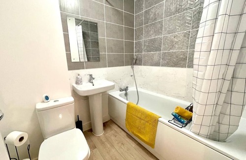 Twigworth House | Churchill House Long Stays Sleeps 6