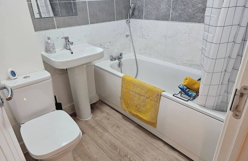 Twigworth House | Churchill House Long Stays Sleeps 6