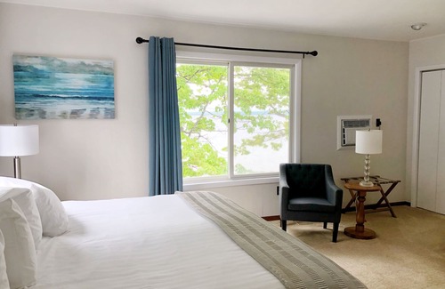 Hubbard Lake Bed & Breakfast | Churchill Pointe Inn