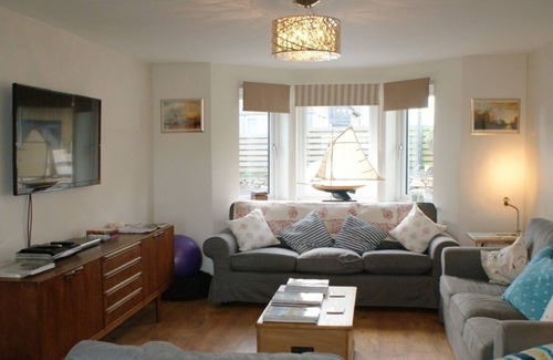 Gunwalloe Cottage | CHY LOWEN, pet friendly, with a garden in Gunwalloe