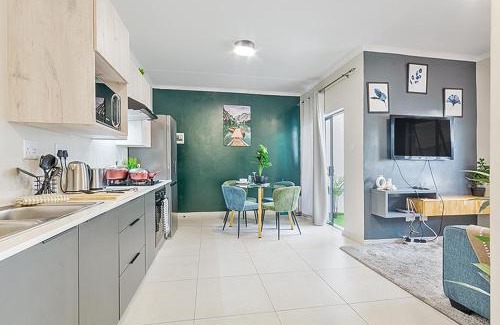 Greater Johannesburg Metropolitan Area Apartment | Ciffar Luxurious Stay, Midrand