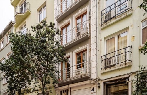 Tophane Apartment | Cihangir comfortable central apartment (1)