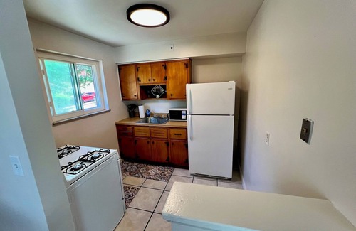 Westwood Apartment | CincyShortStays Sunrise Blossom 2 Bedroom Apartment 13 Minutes to Downtown