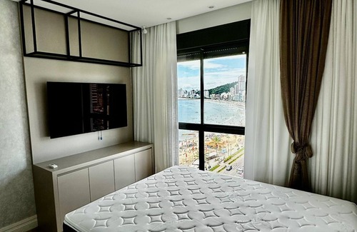 Centro Apartment | Cinema view in Itapema with 3 suites