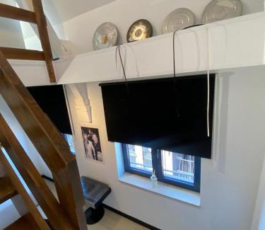 Mons Apartment | Cinestrings