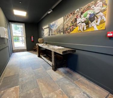 Mons Apartment | Cinestrings