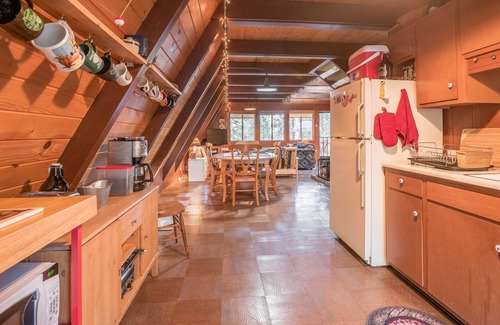 Glencoe Cabin | Cinnamon Bear-Adorable A-Frame with A/C!