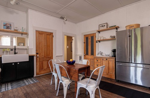 Chester Depot House | Circa 1868 Chester Home/Victorian Farmhouse-Less than 20 MIN TO OKEMO