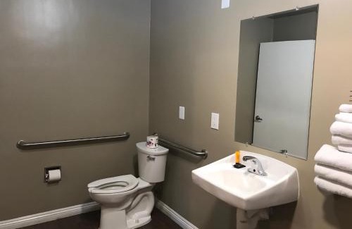 Corona Hotel | Circle City Inn