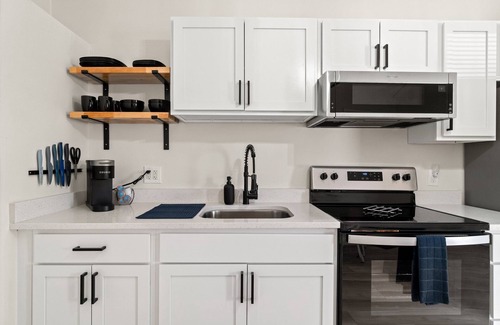 Holiday Beach House | City Beach Bungalows-WALK TO BEACH