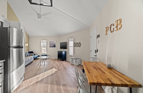 Holiday Beach House | City Beach Bungalows-WALK TO BEACH