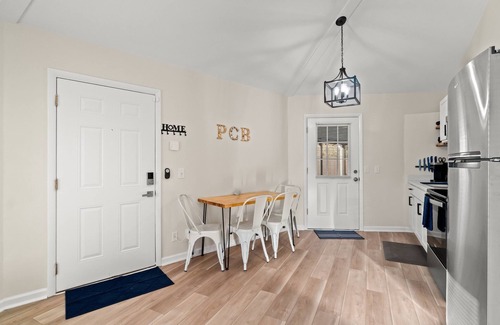 Holiday Beach House | City Beach Bungalows-WALK TO BEACH