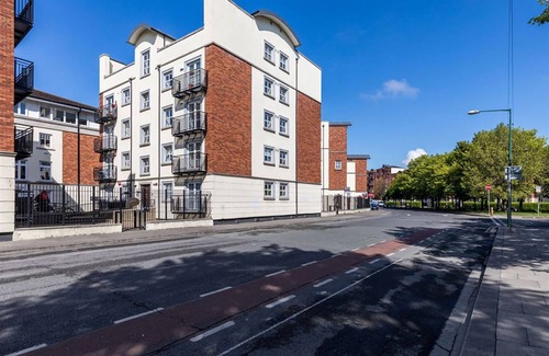 Grand Canal Dock Apartment | City center 1bedroom apartment can cook