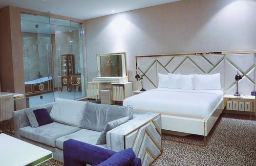 Oba Ile Hotel | City Center Akure