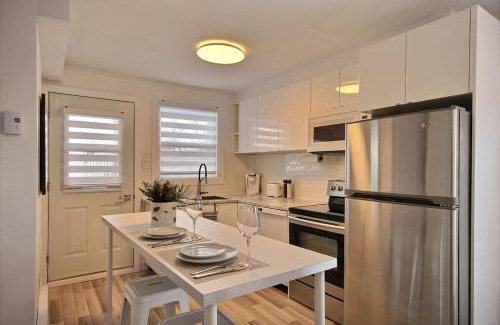 Saint-Sauveur Apartment | City Center Charming River View AC Free Parking