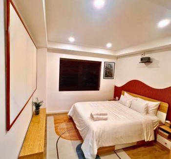 Bui Thi Xuan House | City Center Spacious Modern Townhouse Roof Terrace