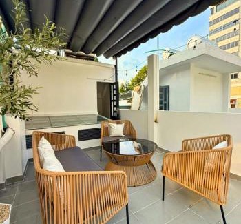 Bui Thi Xuan House | City Center Spacious Modern Townhouse Roof Terrace