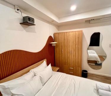Bui Thi Xuan House | City Center Spacious Modern Townhouse Roof Terrace