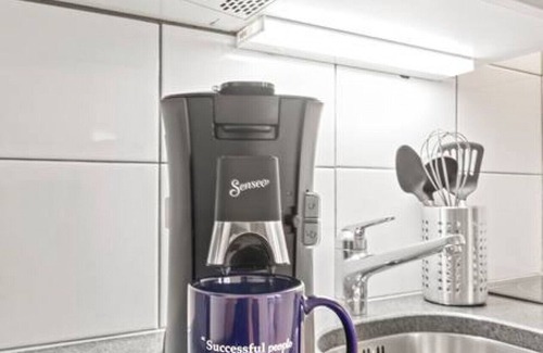 Winterthur Apartment | City Center Twin Bed Workplace Washer