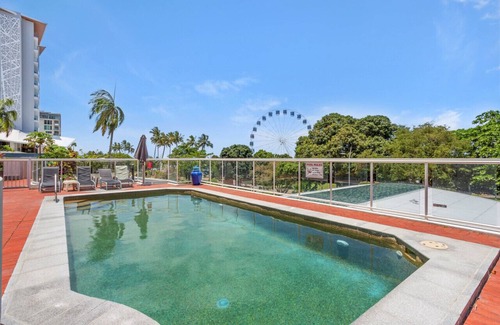 Cairns Central Business District Apartment | City Centre Unit on The Esplanade