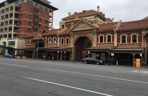 Adelaide Central Business District Apartment | City Escape 2BD in Adelaides East End 2