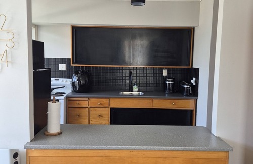 Merivale Apartment | City Fringe - Merivale, Opposite Hagley Park. Off street parking.
