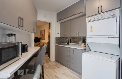 Griffintown Apartment | City Haven Loft | 4BR Stylish Getaway