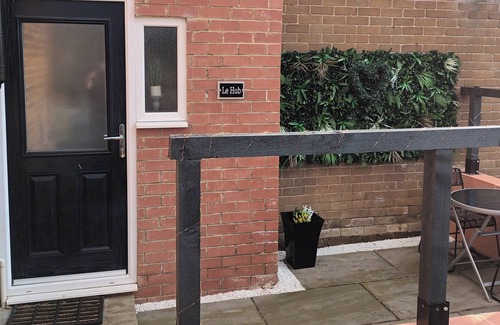 Roundhay Apartment | City Hideaway in Leeds