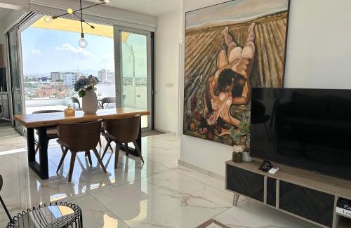 Ayios Dhometios Apartment | City Lights - Luxury Penthouse - Panoramic view - Near Unic