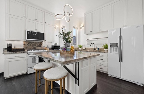 Cortez Hill Apartment | City Lights & Rooftop Nights
