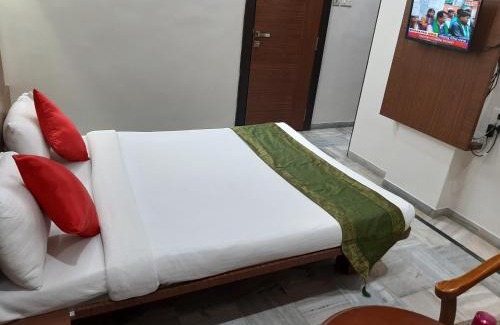 Nashik Hotel | City Palace Hotel होटल सिटी पैलेस