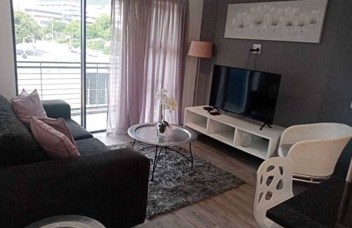 Cape Town City Centre Apartment | City Stay, 2 bed 2 bath, free parking and wifi