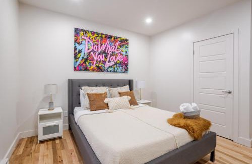 Cote-Des-Neiges—Notre-Dame-De-Grace Apartment | City Verve Modern 2BR in NDG MTL