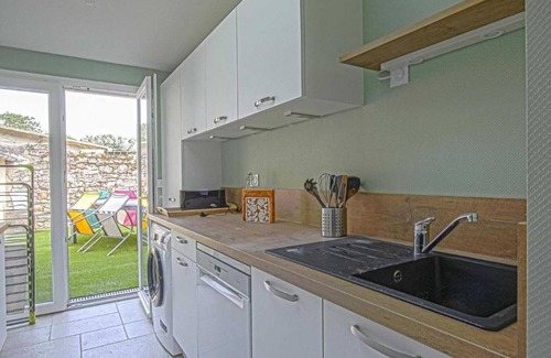 Isigny-sur-Mer House | City View Family Retreat