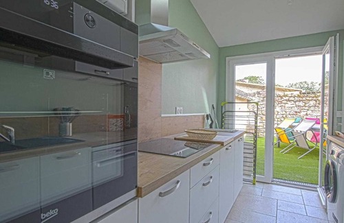 Isigny-sur-Mer House | City View Family Retreat