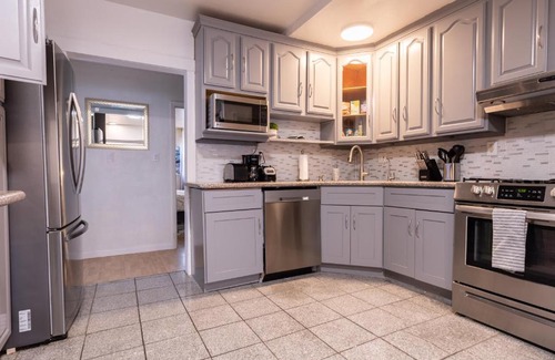 San Bruno House | Cityscape Haven - Central SF Home near SFO