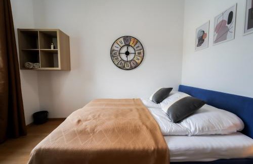 Schallmoos House | CitySuites Salzburg, BEST BUDGET stay, next to City Center and Old Town, Shared Spaces