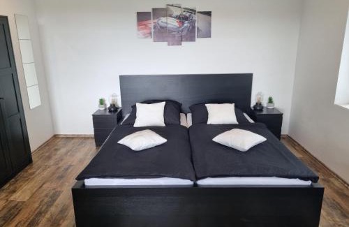 Rodder Apartment | CJS Apartments - Chill or Drive am Nürburgring, Free Parking, WLan, Spacious Rooms, Quiet Location