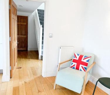Brixton Hill Apartment | Clapham Court Penthouse