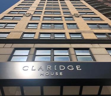 Gold Coast Hotel | Claridge House